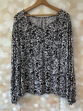 Evri Black & White Animal Print Blouse